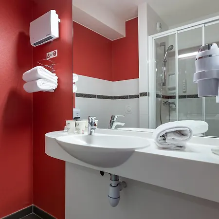 Ace Roanne Hotel 3*
