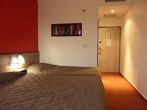 Ace Roanne 3* Mably