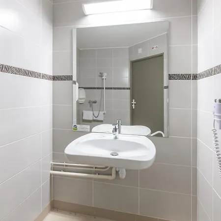 Hotel Ace Roanne 3*