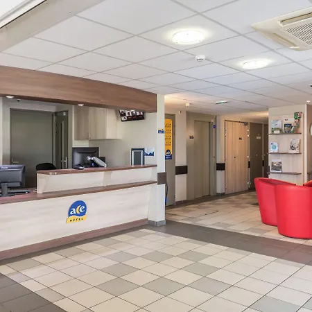 Hotel Ace Roanne 3*