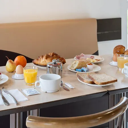 Ace Roanne Hotel Mably